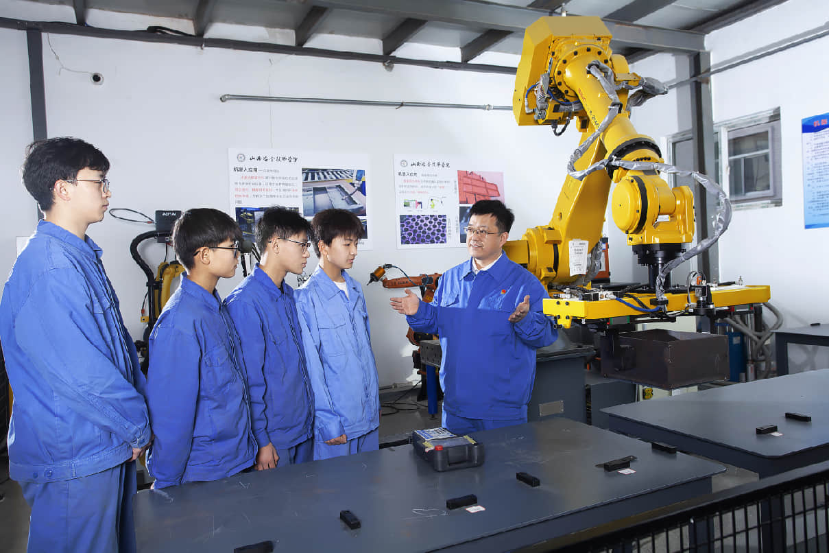 汽车工程产业学院